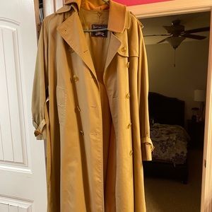 Burberry trench coat hardly worn